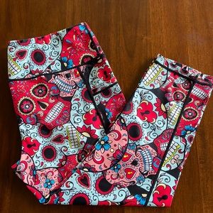 XL Cvg fiesta skulls capris